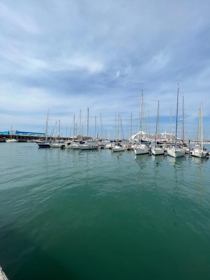 Kasia Porta Sul Mare Di Livorno Free Parking Екстериор снимка