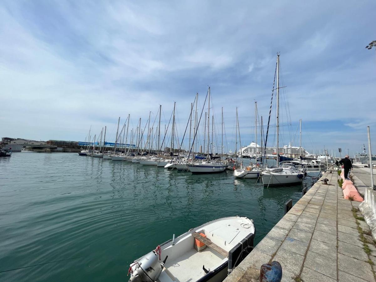 Kasia Porta Sul Mare Di Livorno Free Parking Екстериор снимка
