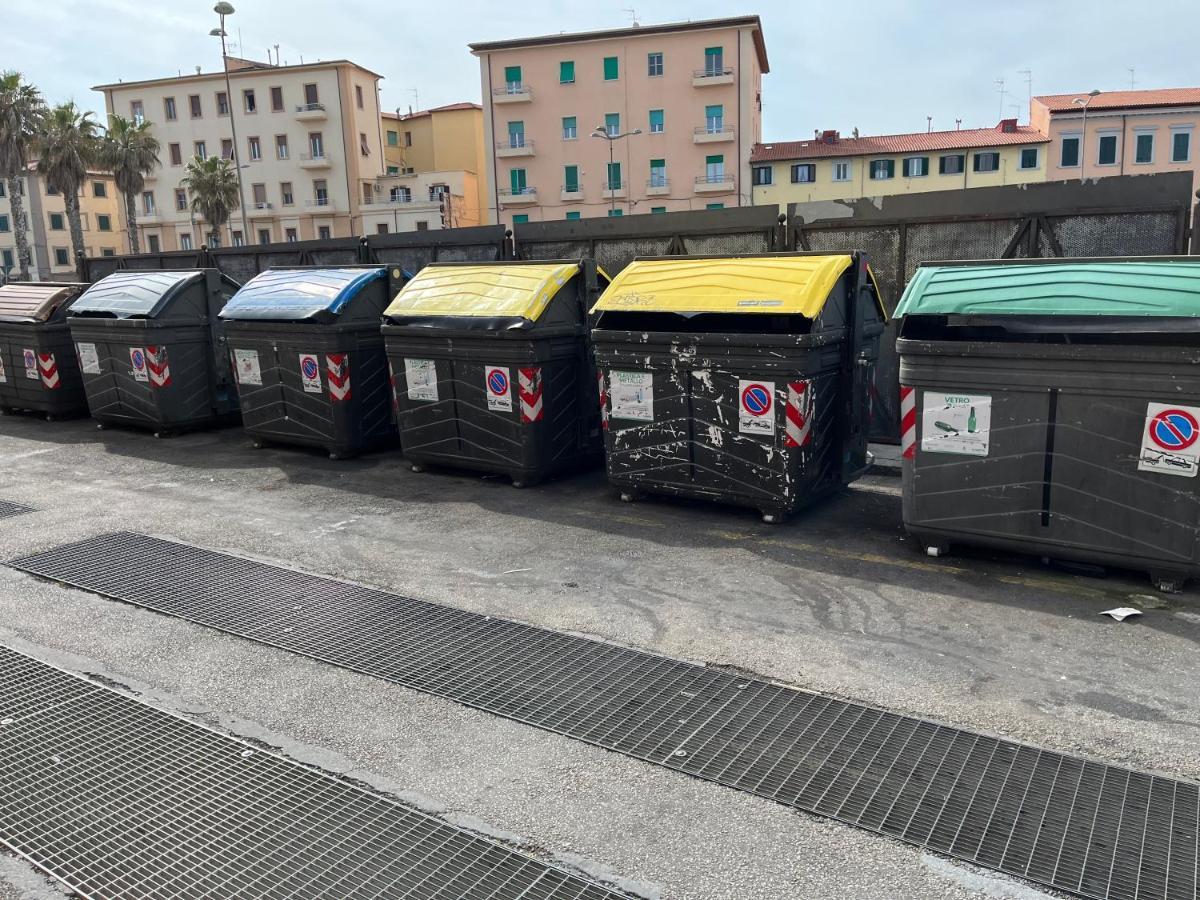 Kasia Porta Sul Mare Di Livorno Free Parking Екстериор снимка